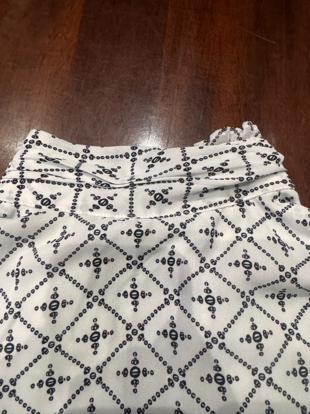 White House Black Market Black & White Geometric Ruffled Sleeveless Blouse - Picture 6 of 9